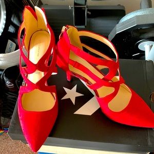 Sexy red kitten heels 👠